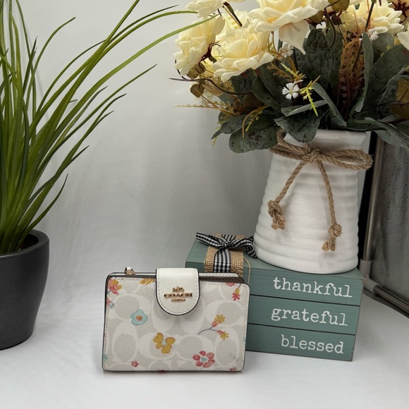Coach Medium Corner Zip Wallet in Signature Canvas with Floral Print